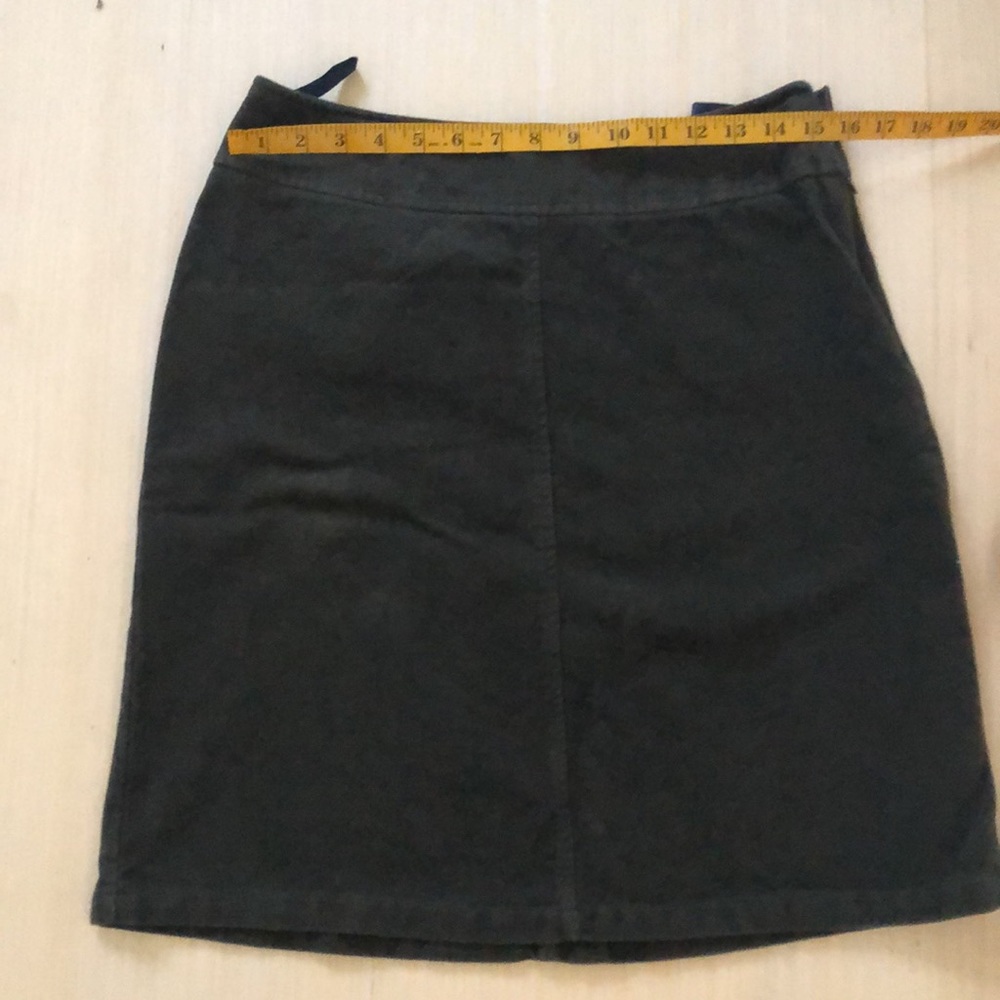 Boden skirt. Moleskin cotton. Dark green. UK size 14: US size 10.